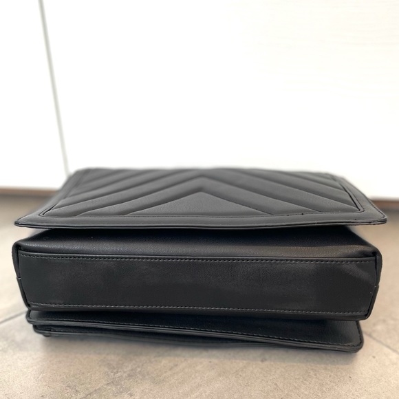 SOLD LOVE MOSCHINO Gold Heart Studded Borsa Matt Nappa Nero Black Shoulder Bag - Picture 6 of 9